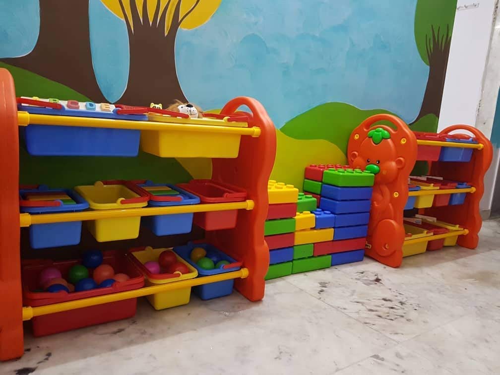 Little Fingers Plastic Shelf and Toy Storage Chests, Orange